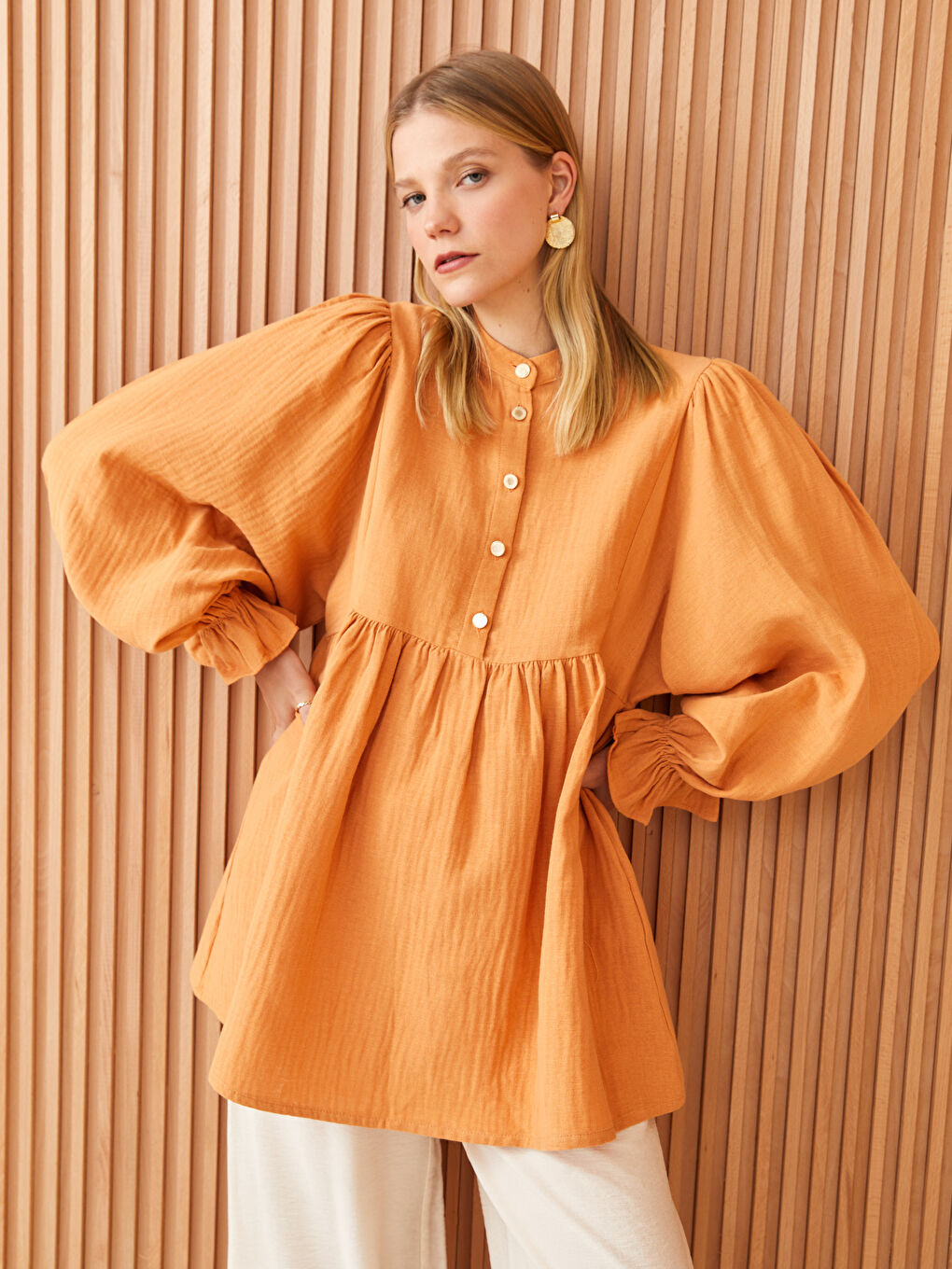 Turuncu Hakim Yaka Düz Uzun Kollu Oversize Müslin Kadın Tunik