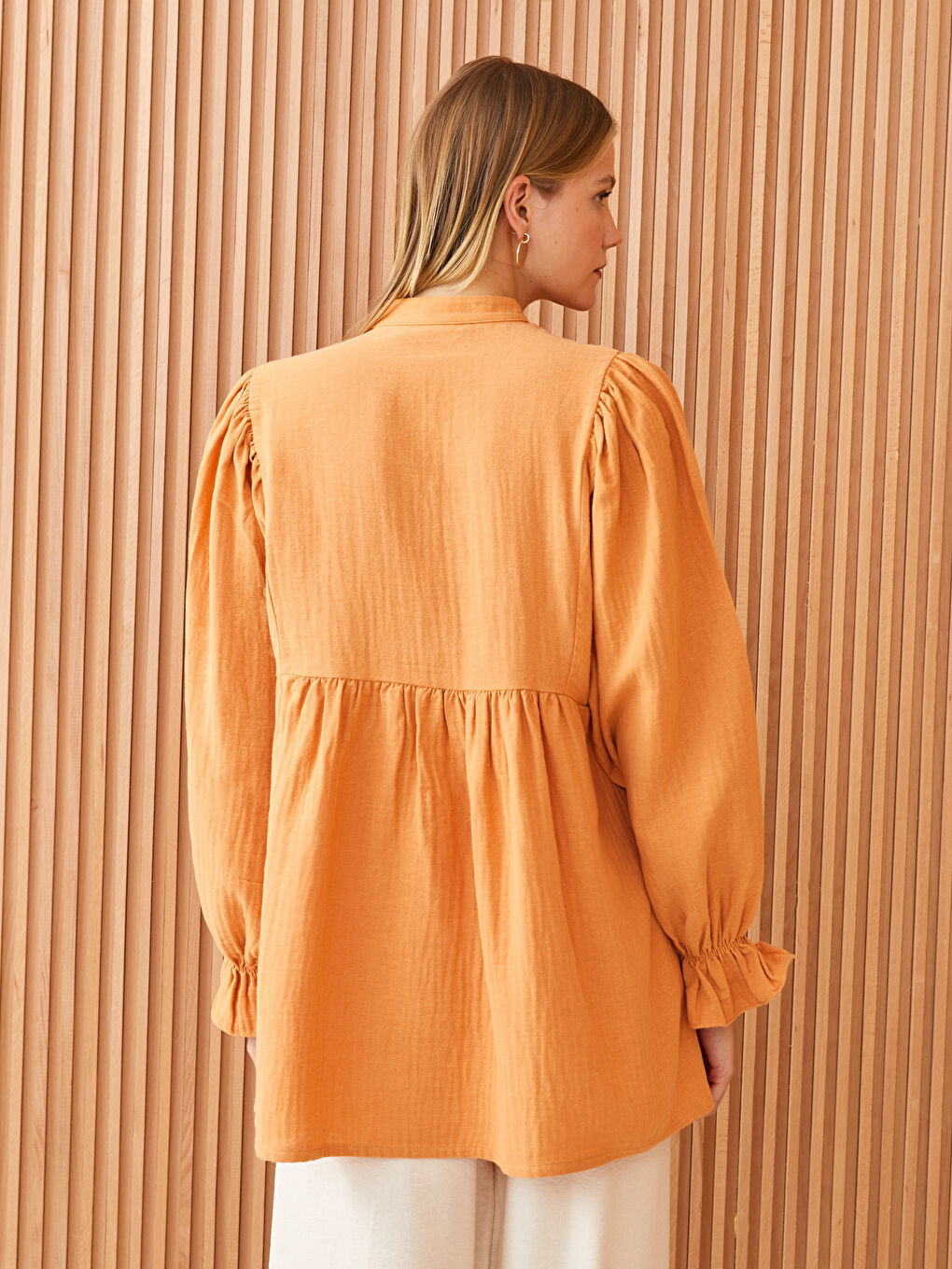 Turuncu Hakim Yaka Düz Uzun Kollu Oversize Müslin Kadın Tunik-3