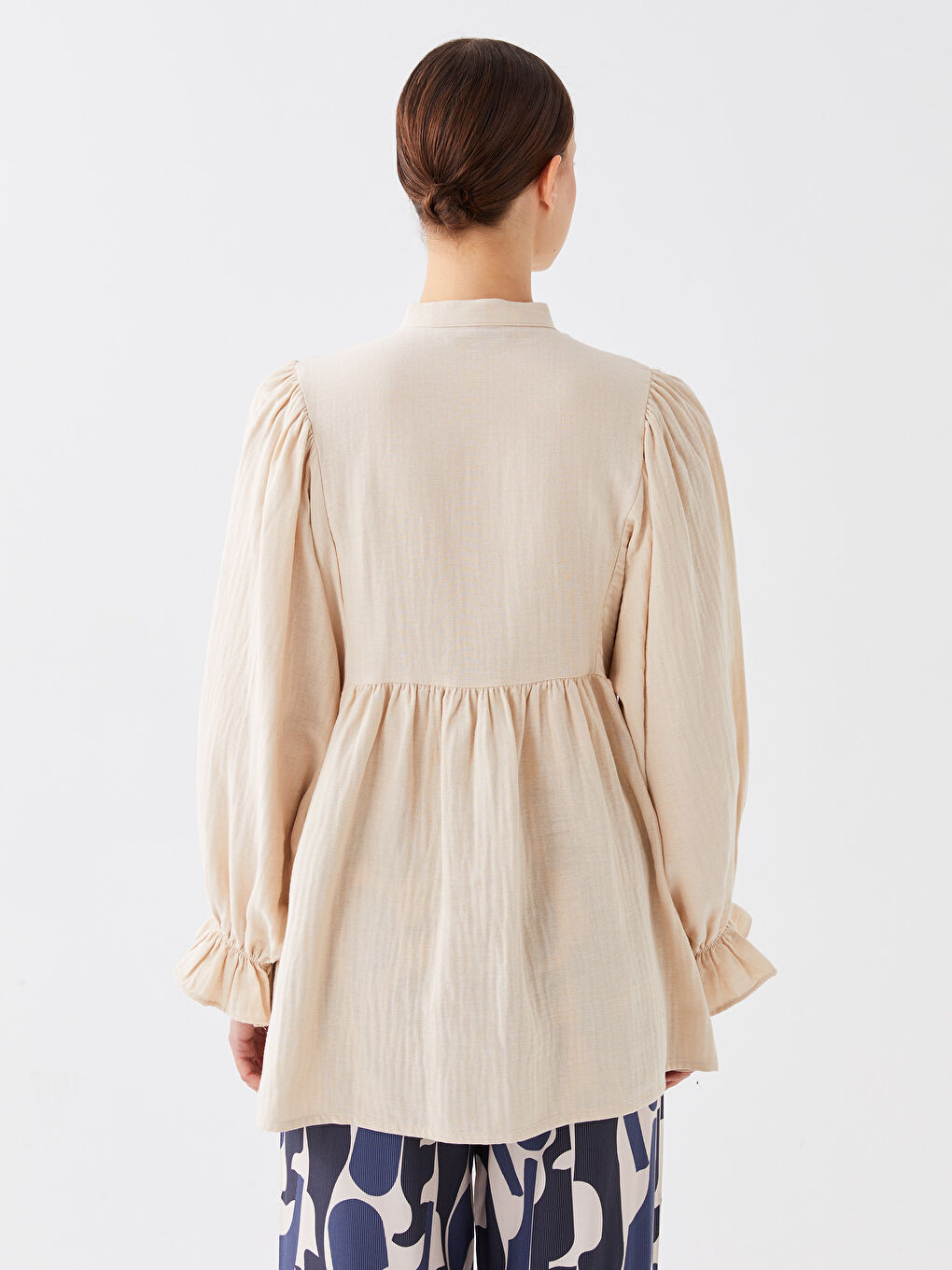 Bej Hakim Yaka Düz Uzun Kollu Oversize Müslin Kadın Tunik-4