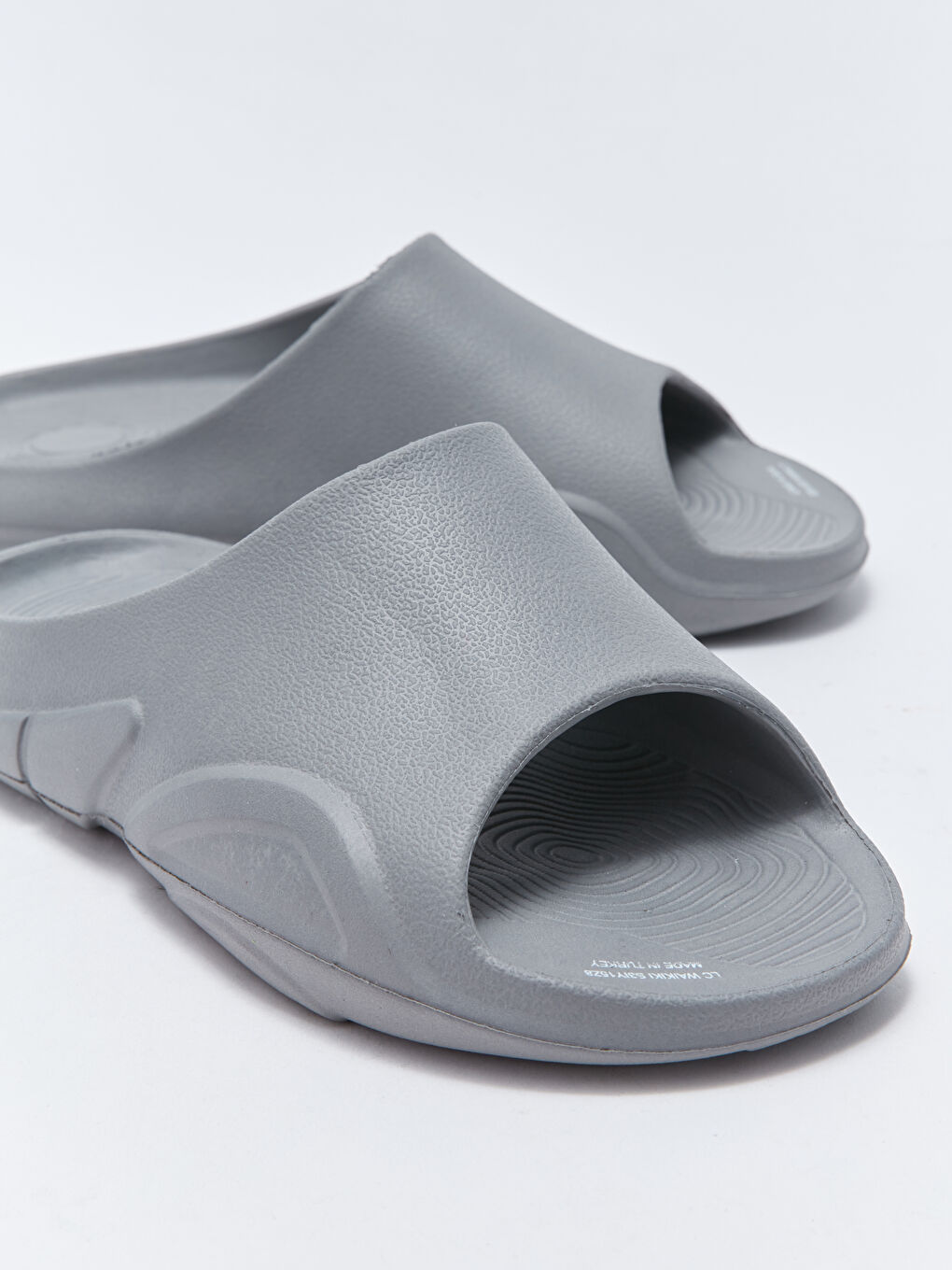 Gri Tek Bantlı Erkek Terlik-2