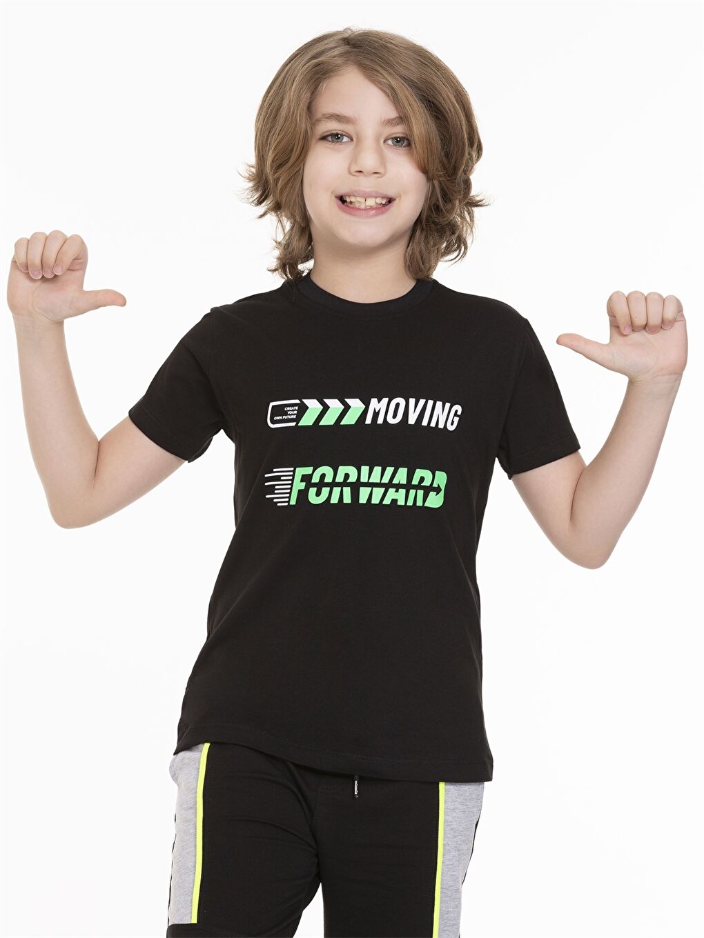 Siyah Bisiklet Yaka Baskılı Kısa Kollu Erkek Çocuk Tişört-1