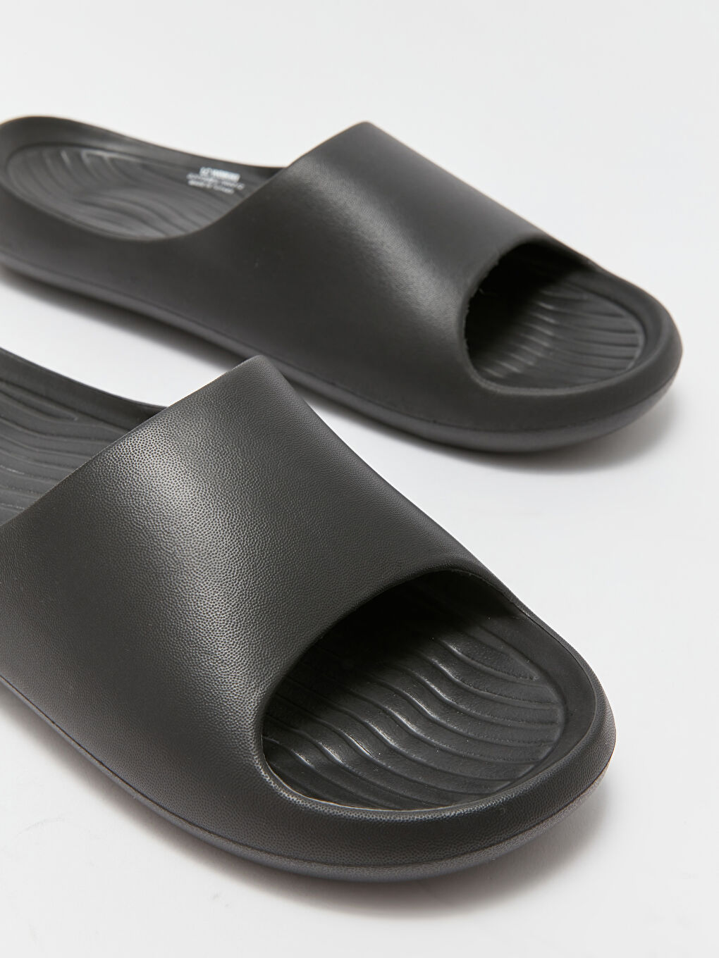 Siyah Tek Bantlı Erkek Terlik-2