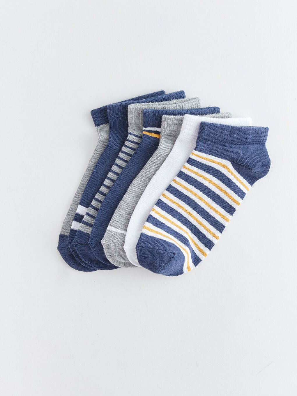 جوارب رياضية مخططة للأولاد - عبوة من ٧ قطع-1