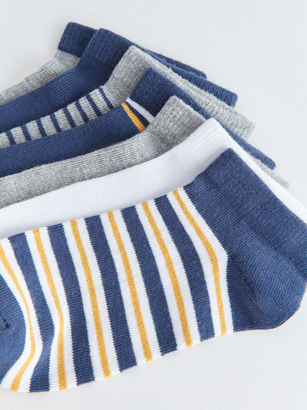 جوارب رياضية مخططة للأولاد - عبوة من ٧ قطع-2