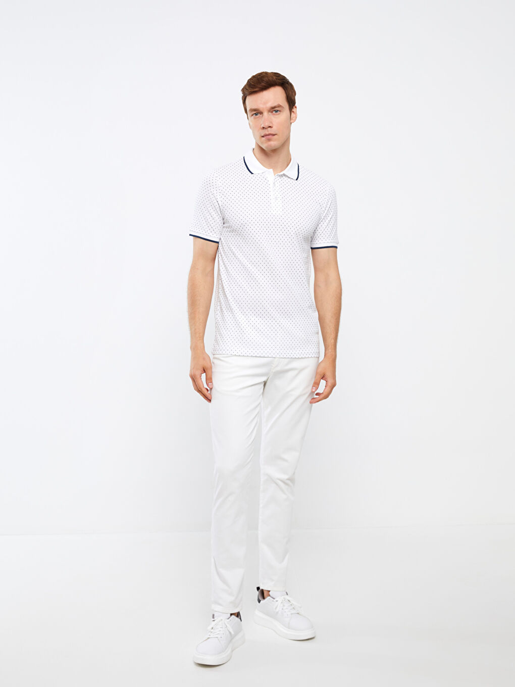 Beyaz Polo Yaka Kısa Kollu Desenli Erkek Tişört-2