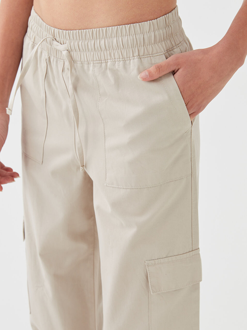 Bej Beli Lastikli Rahat Kalıp Düz Cep Detaylı Kadın Pantolon-3