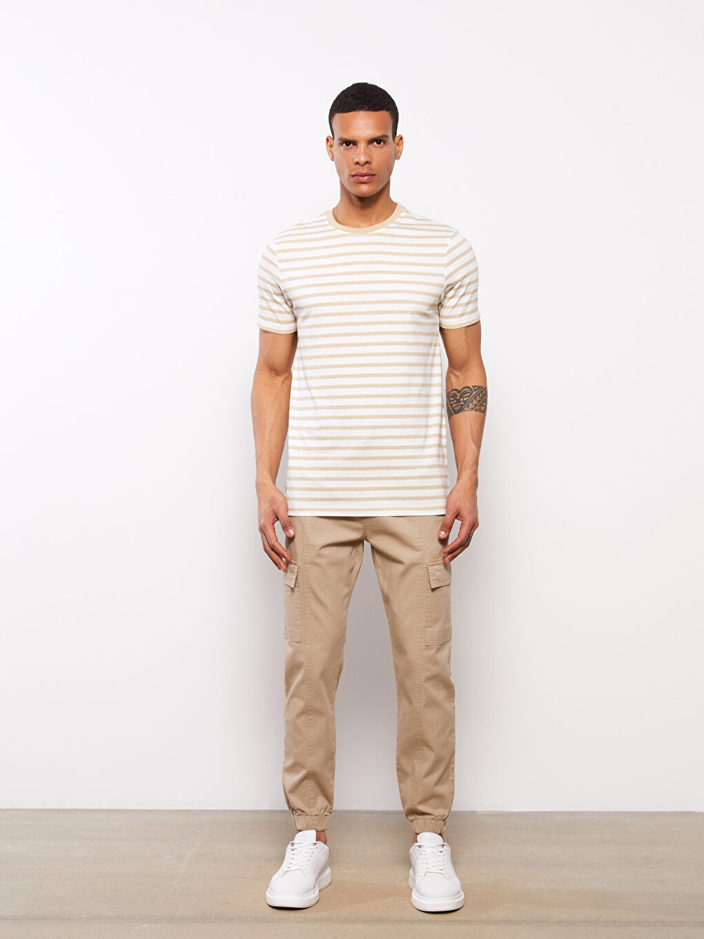 تي شيرت رجالي ياقة دائرية كم قصير مخطط جيرسي-2