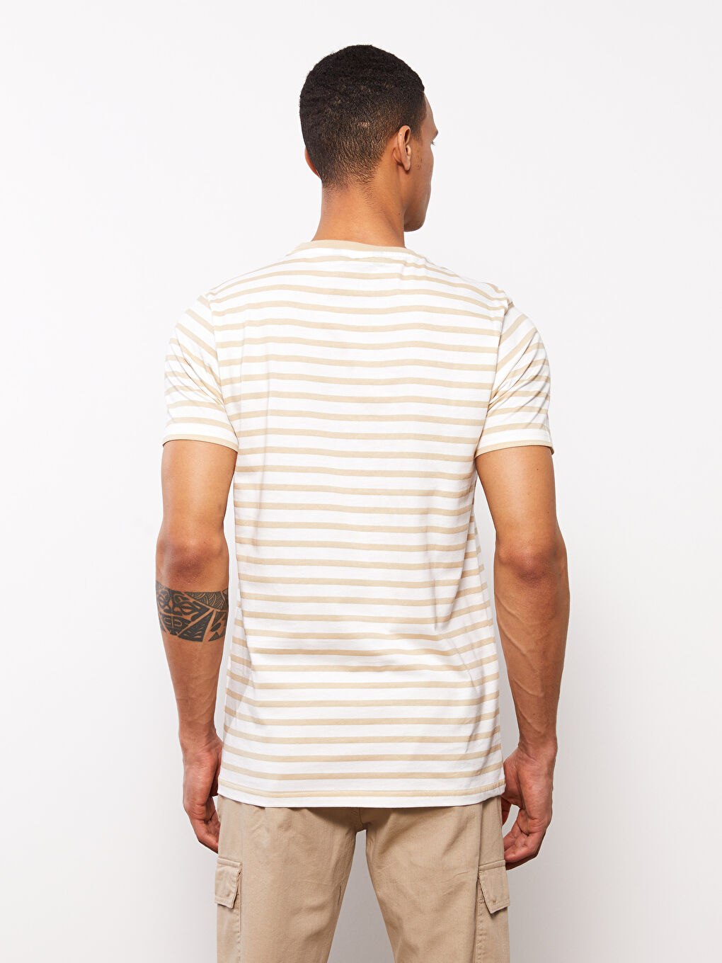 تي شيرت رجالي ياقة دائرية كم قصير مخطط جيرسي-4