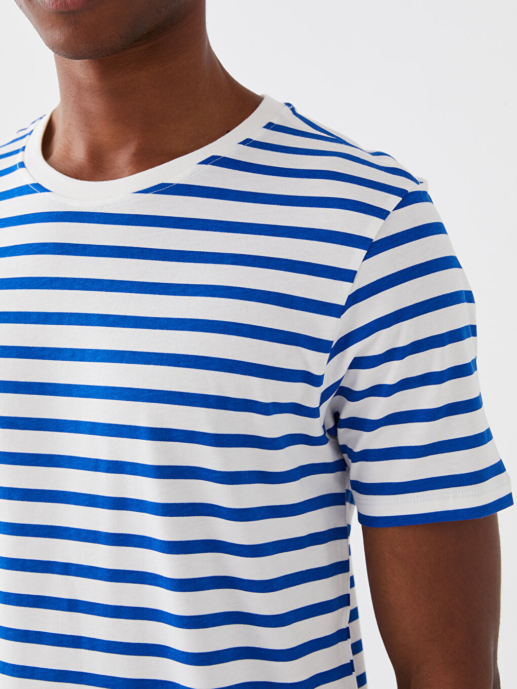 تي شيرت رجالي ياقة دائرية كم قصير مخطط جيرسي-3