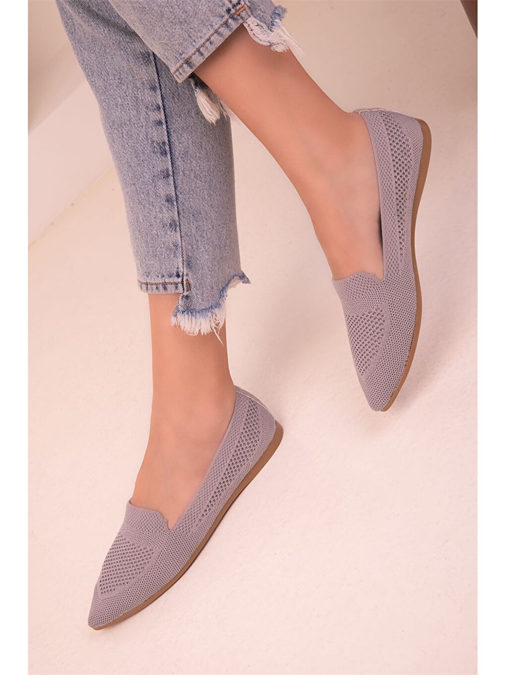 Gri Sivri Burun Kadın Babet Ayakkabı