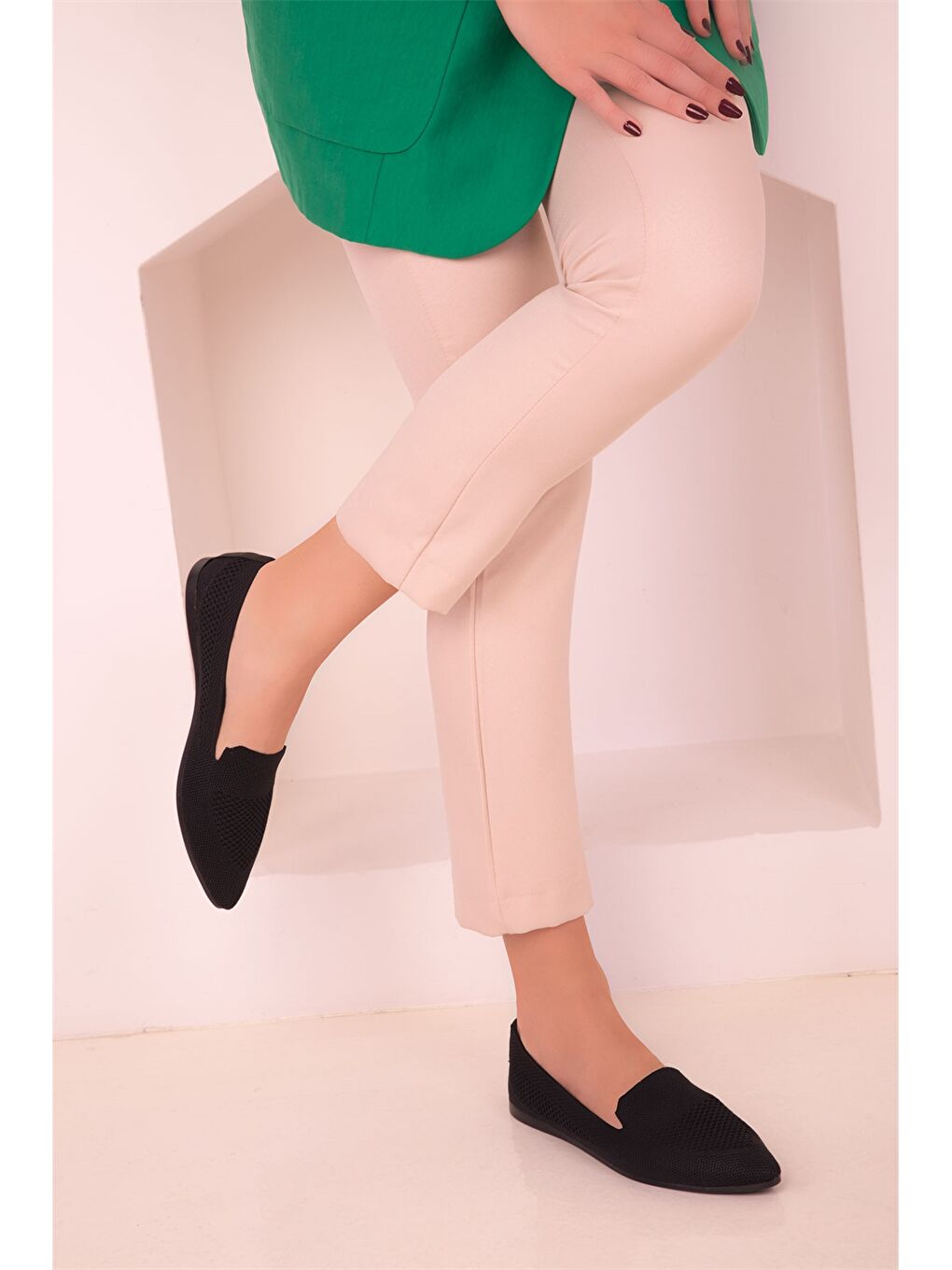 Siyah Sivri Burun Kadın Babet Ayakkabı