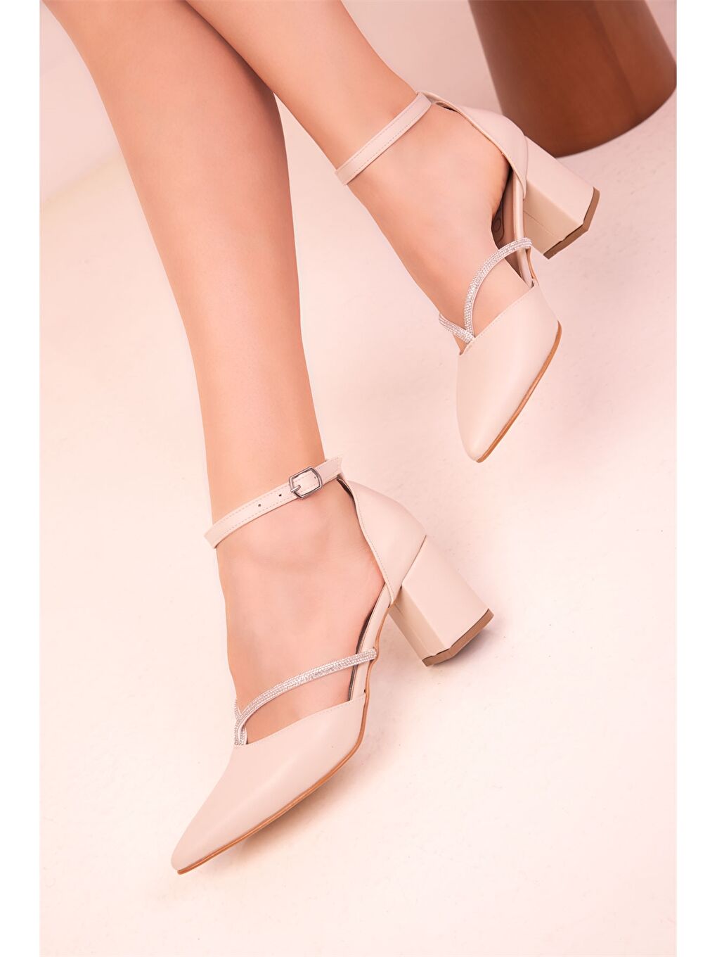 Bej Sivri Burun Kadın Topuklu Ayakkabı-3