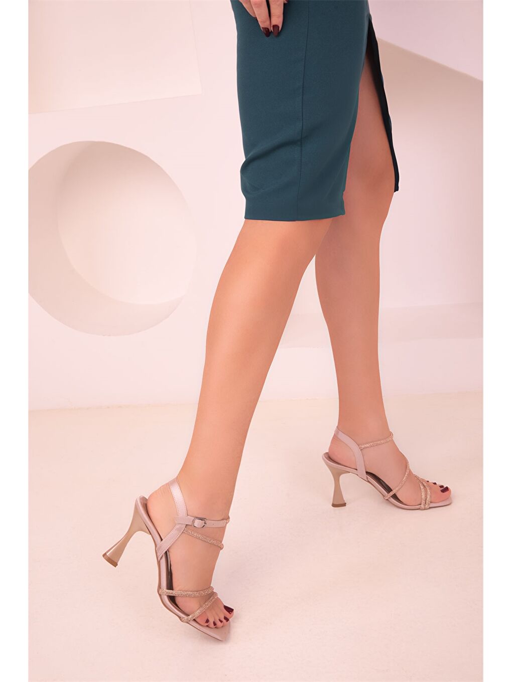 Bej Deri Görünümlü Önü Açık Kadın Topuklu Ayakkabı-3