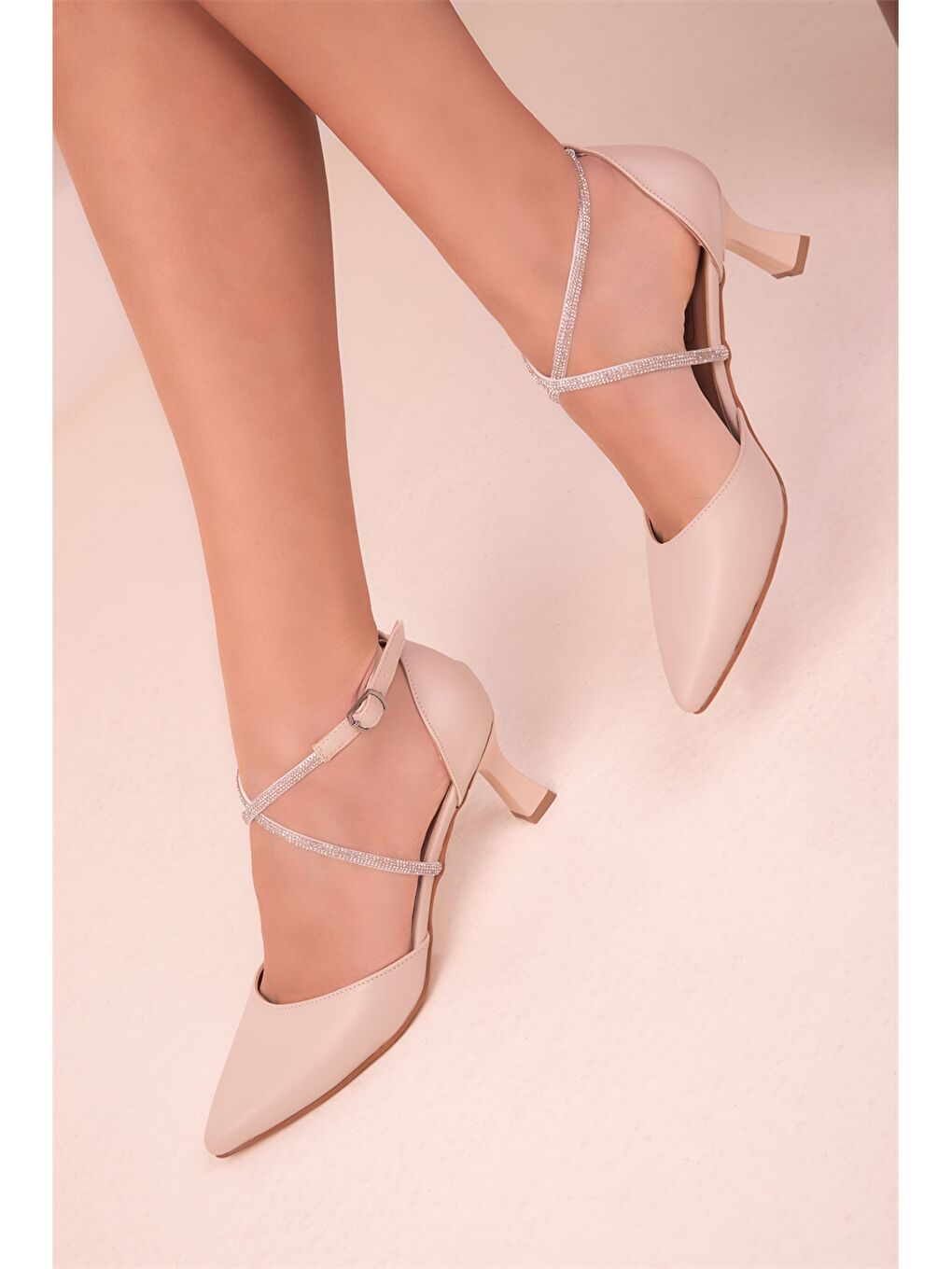 Bej Deri Görünümlü Kadın Topuklu Ayakkabı-2