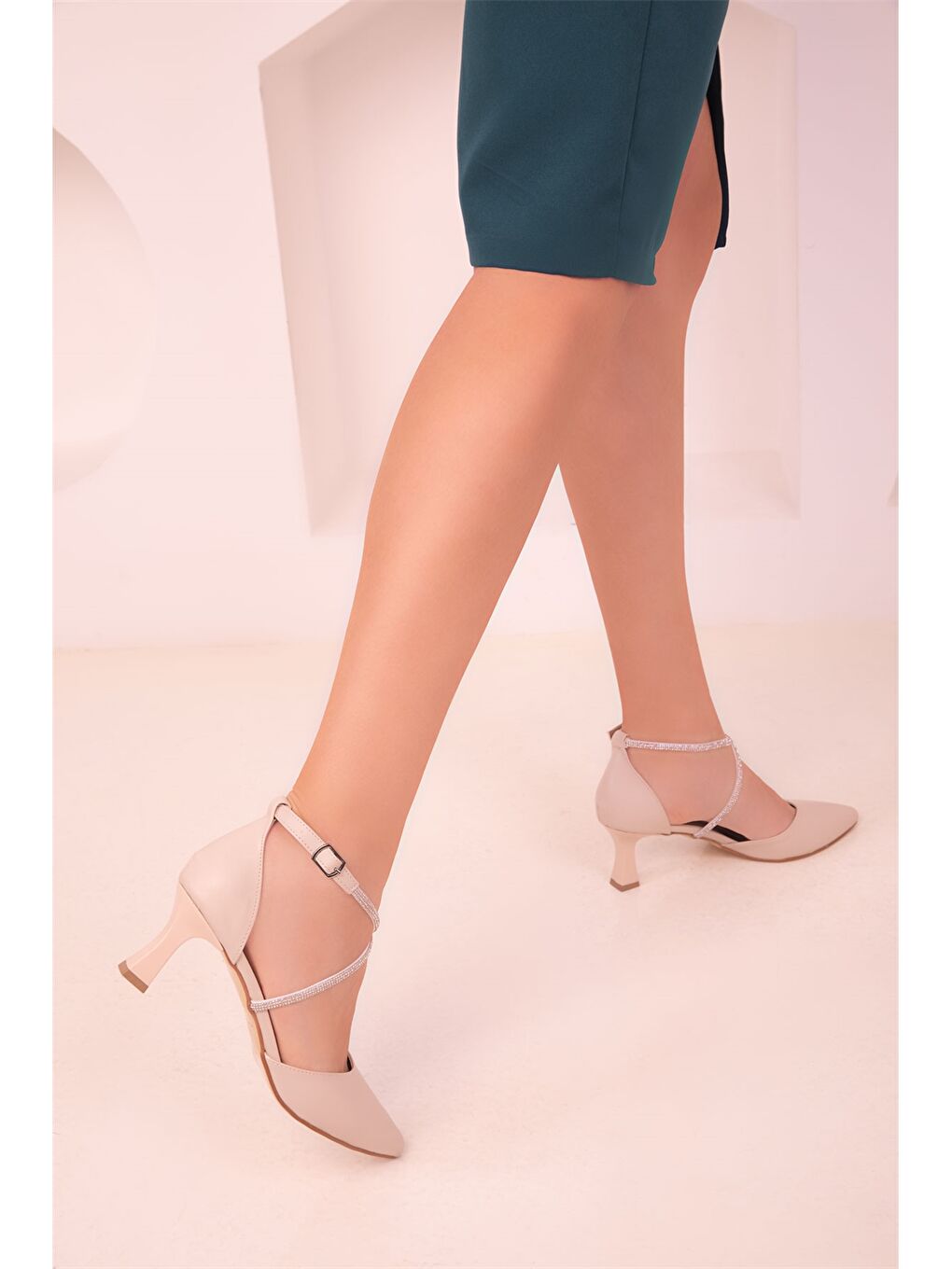 Bej Deri Görünümlü Kadın Topuklu Ayakkabı-3