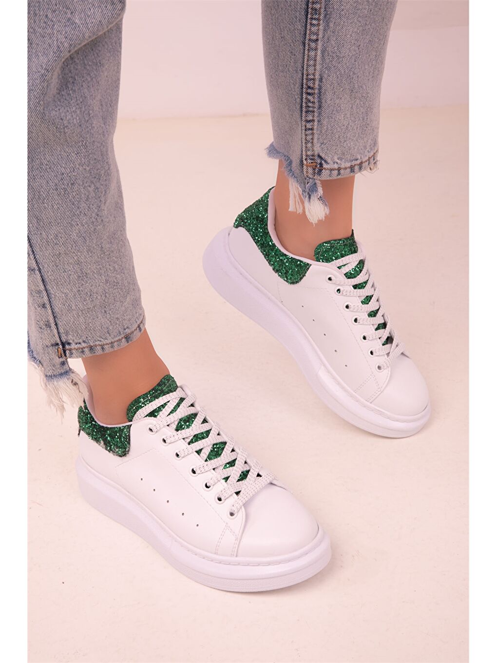 Beyaz Bağcıklı Kadın Spor Ayakkabı-2