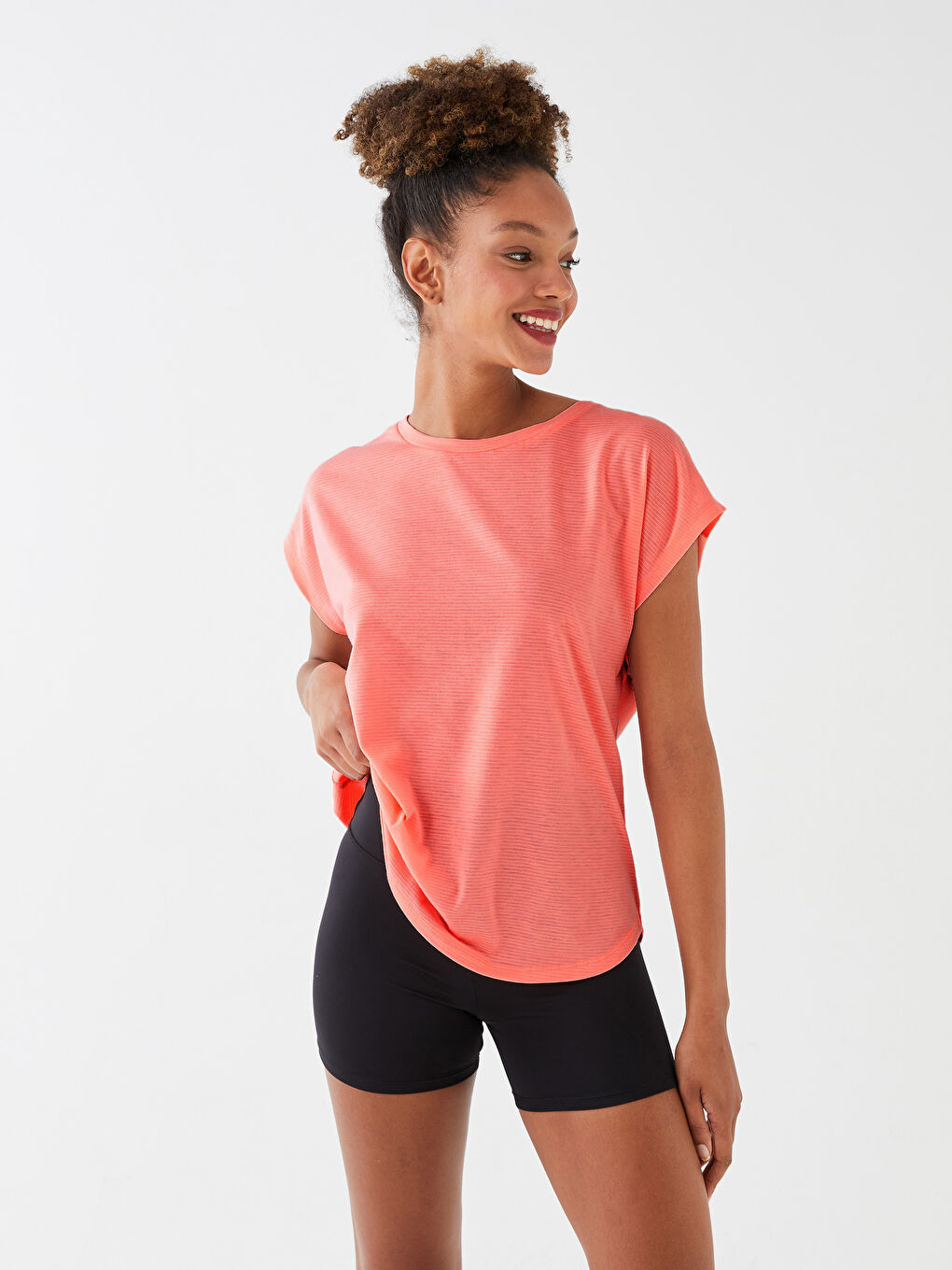 Mercan Bisiklet Yaka Düz Kısa Kollu Kadın Spor Tişört