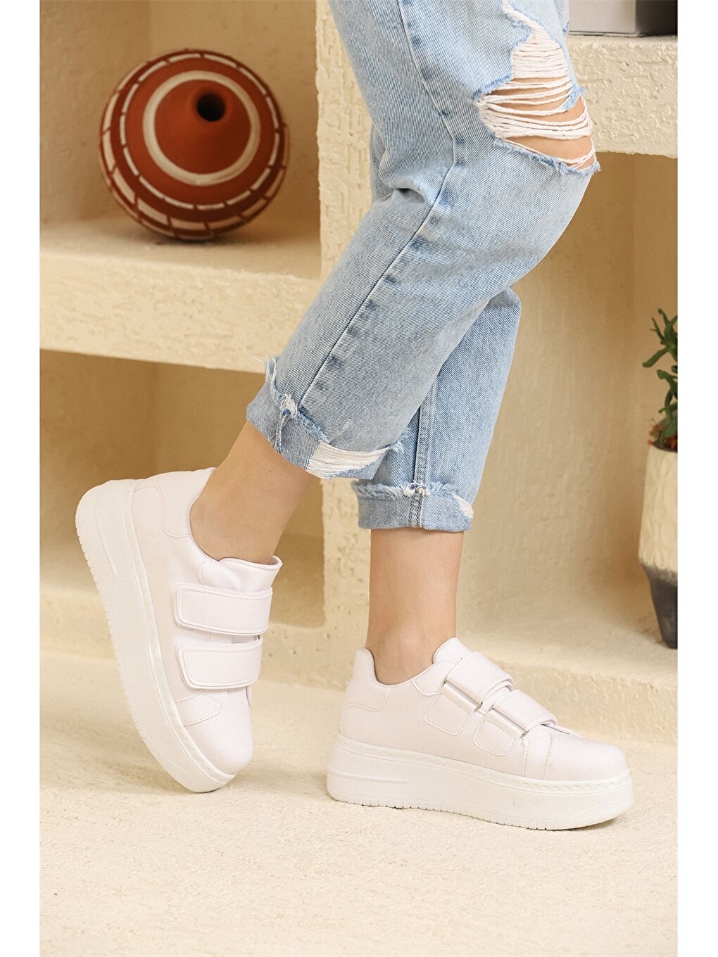 Beyaz Bağcıklı Kadın Spor Ayakkabı-2