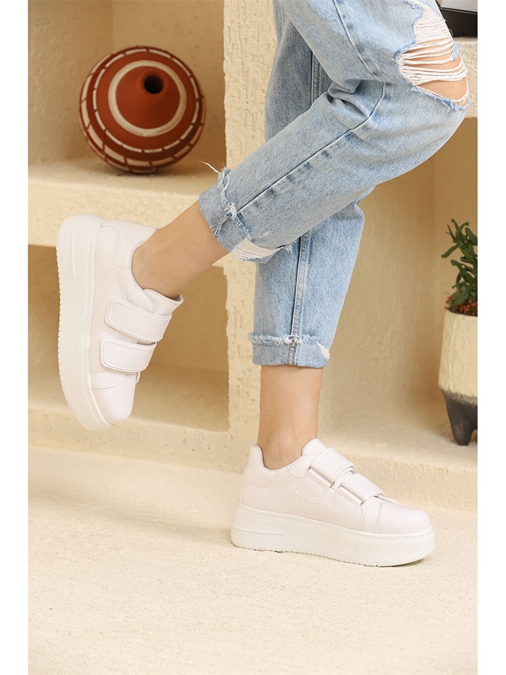 Beyaz Bağcıklı Kadın Spor Ayakkabı-3