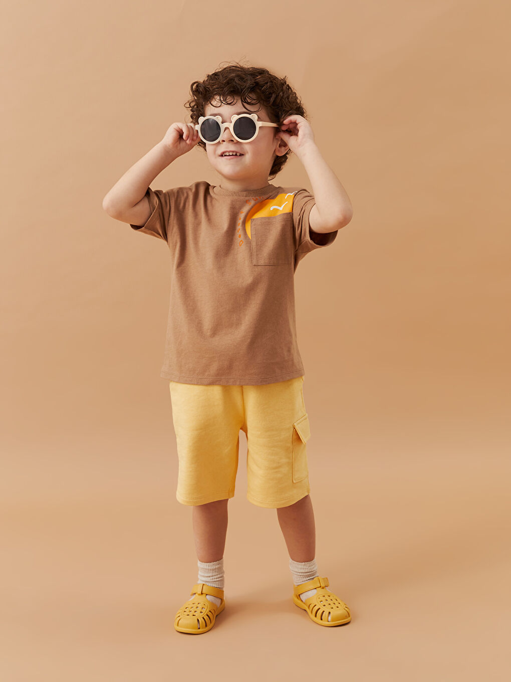 Tricou cu Mânecă Scurtă Imprimat și Pantaloni Scurți pentru Bebeluși Băieți Set 2 Piese