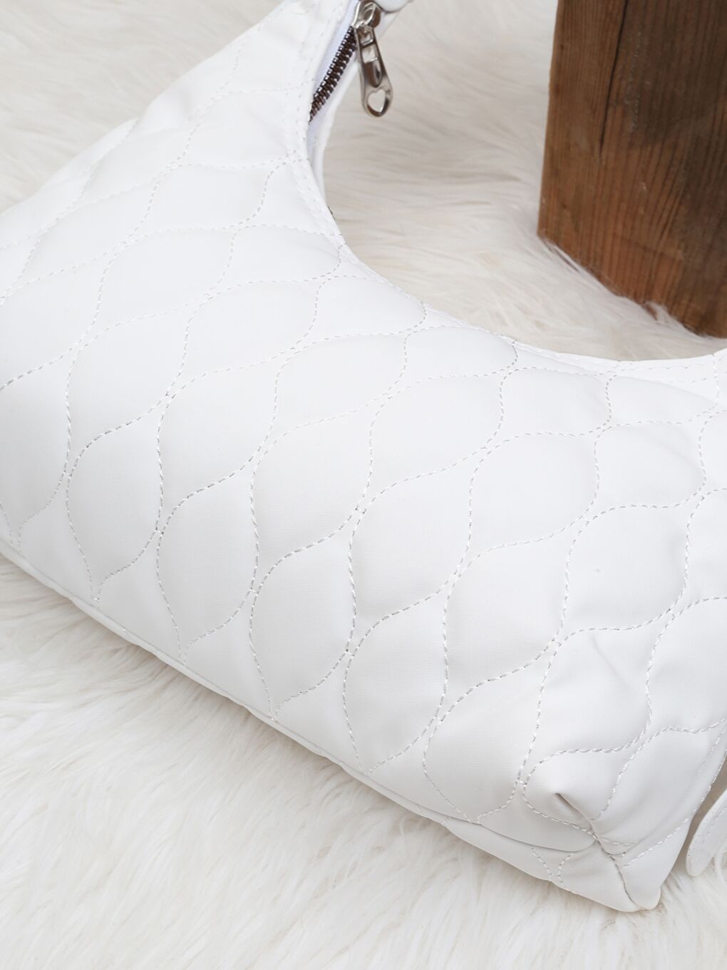 Beyaz Saten Kapitone Desenli Kadın Omuz Çantası-2