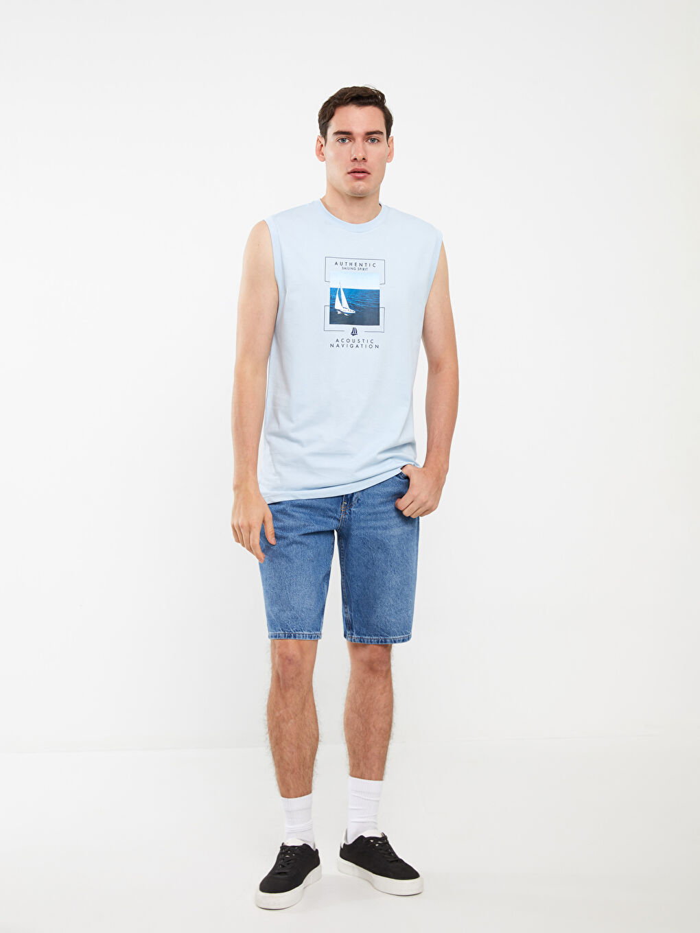 تيشيرت بدون أكمام مطبوع بياقة دائرية جيرسي للرجال-2