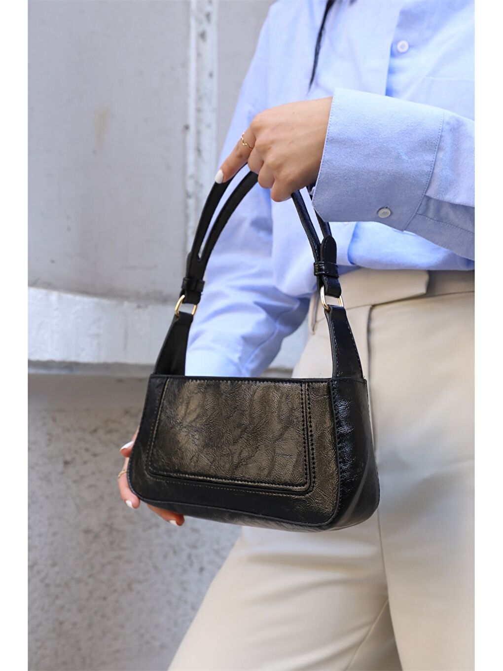 Siyah Deri Görünümlü Kadın Omuz Çantası-3