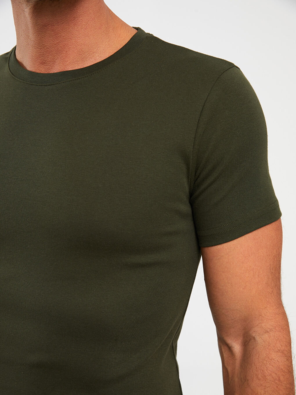 Haki Bisiklet Yaka Kısa Kollu Erkek Tişört-3