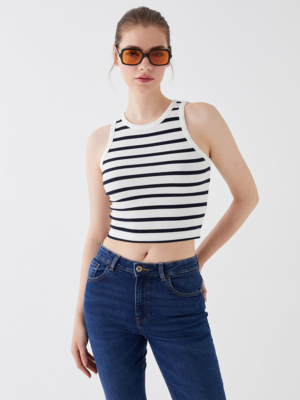 قميص قصير مخطط بياقة دائرية للسيدات-2