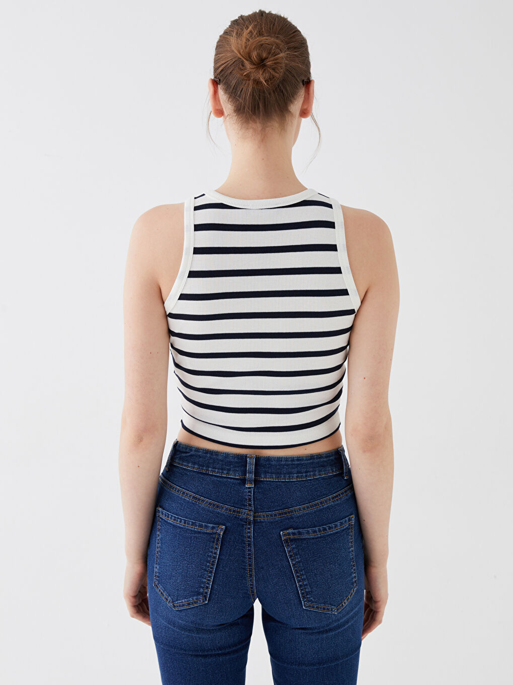 قميص قصير مخطط بياقة دائرية للسيدات-4