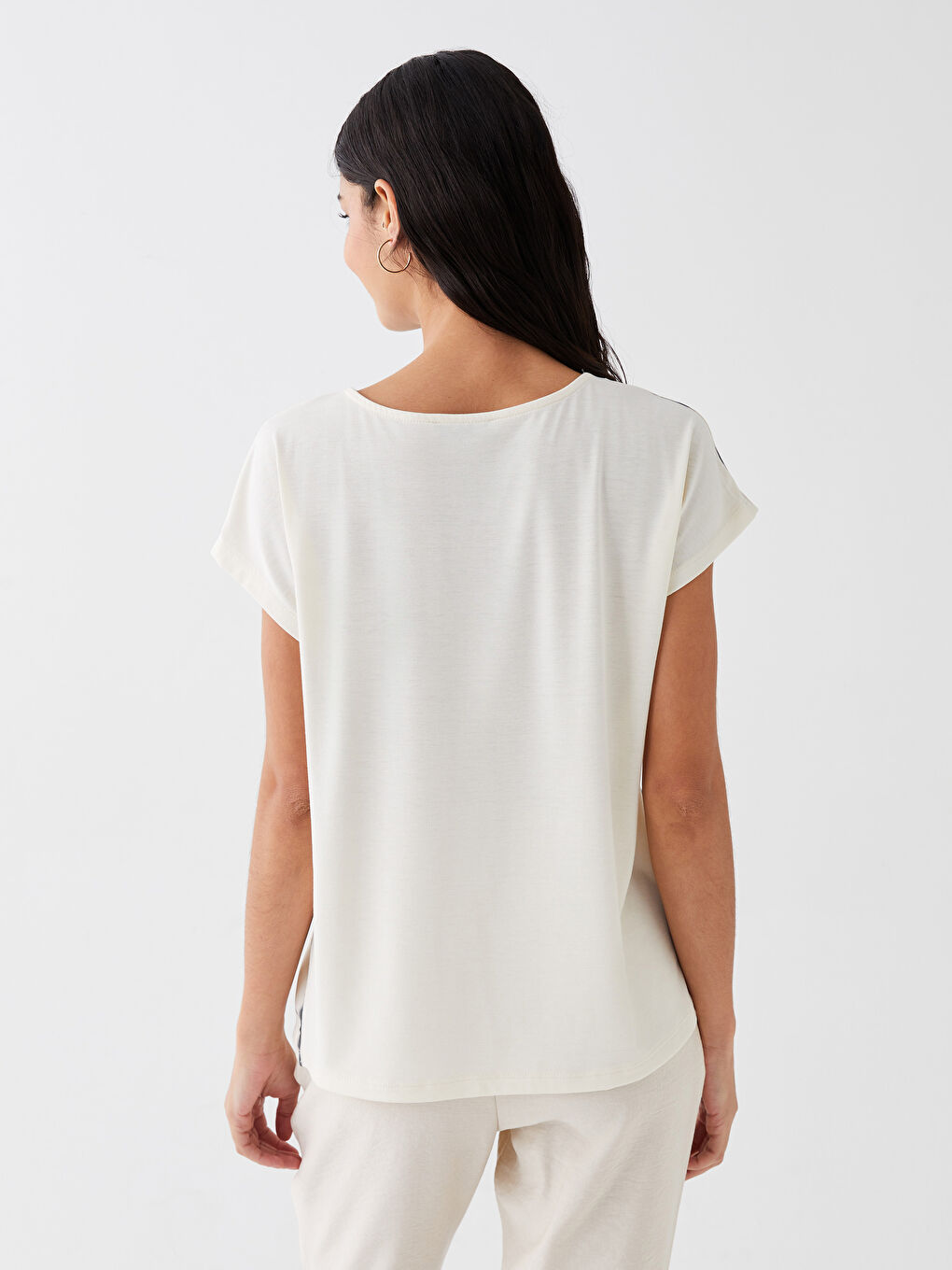 Bisiklet Yaka Desenli Kısa Kollu Kadın Tişört-5