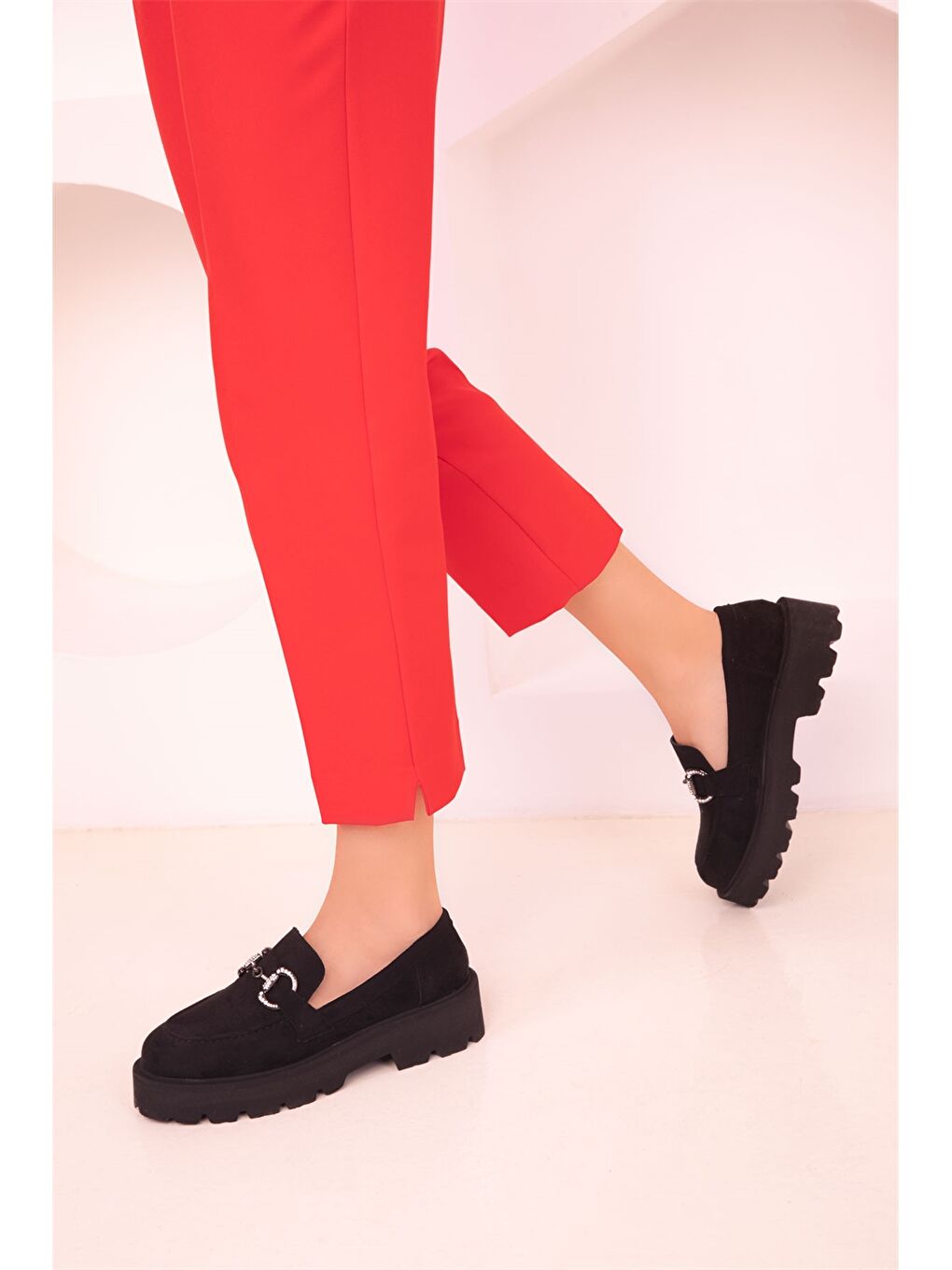 Siyah Kalın Taban Kadın Klasik Ayakkabı-3