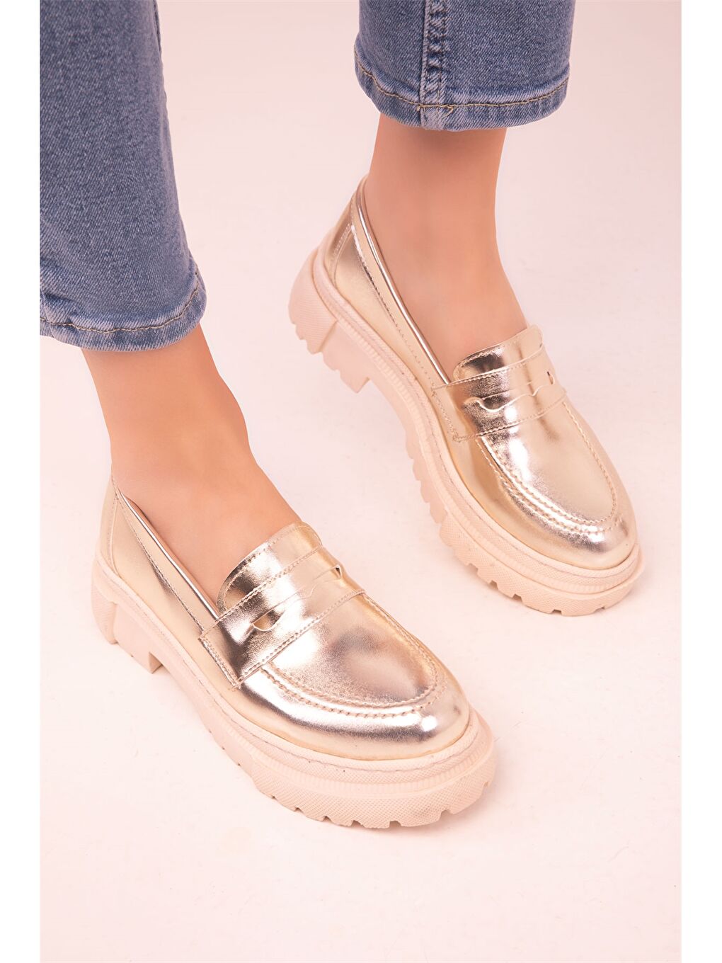 Sarı Deri Görünümlü Kadın Loafer Ayakkabı-3