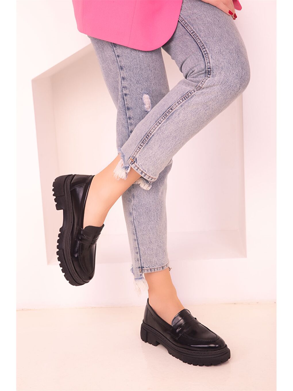 Siyah Deri Görünümlü Kadın Loafer Ayakkabı-1