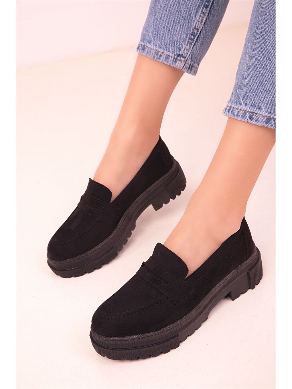Siyah Süet Görünümlü Kadın Loafer Ayakkabı-2