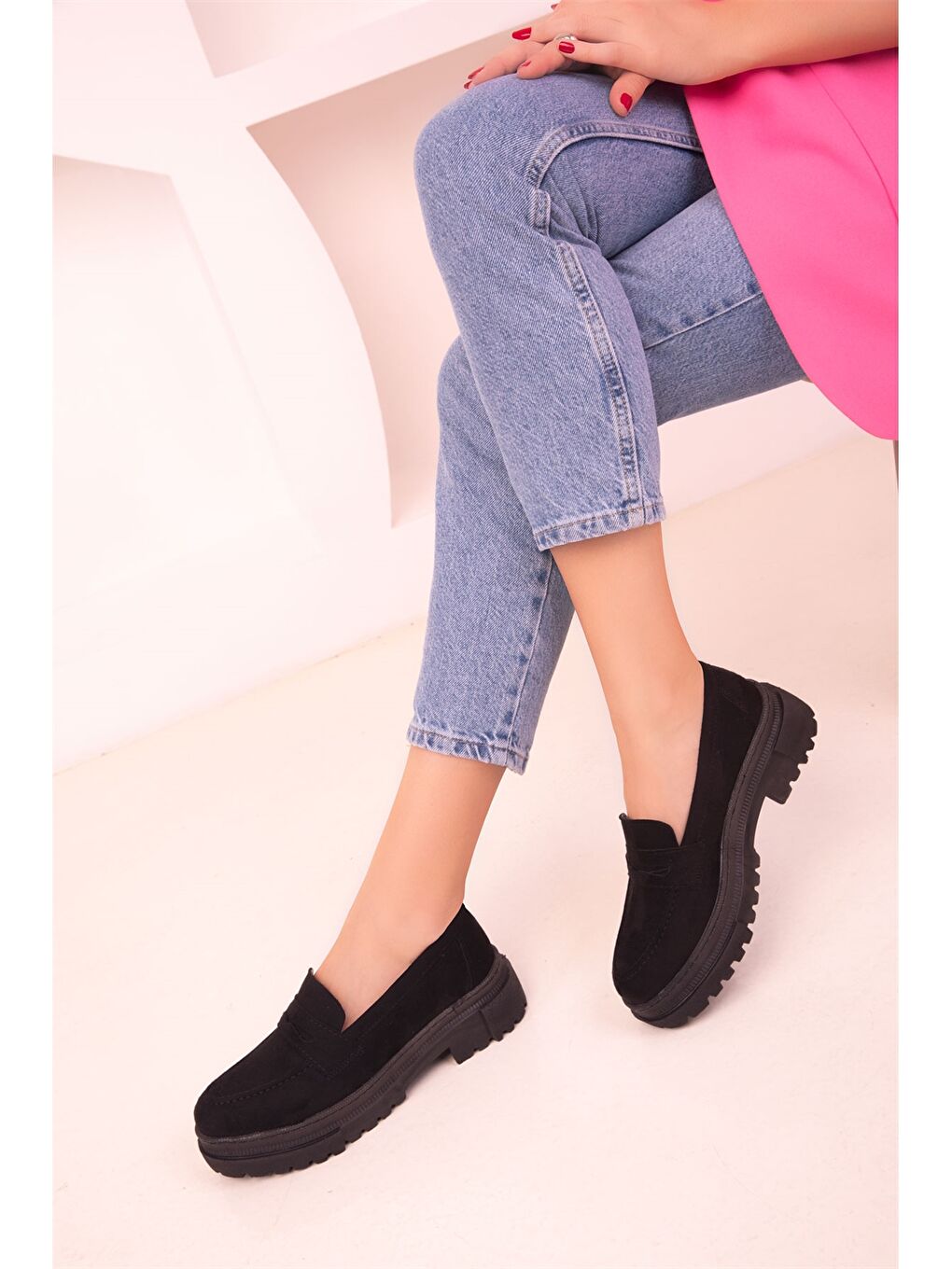 Siyah Süet Görünümlü Kadın Loafer Ayakkabı