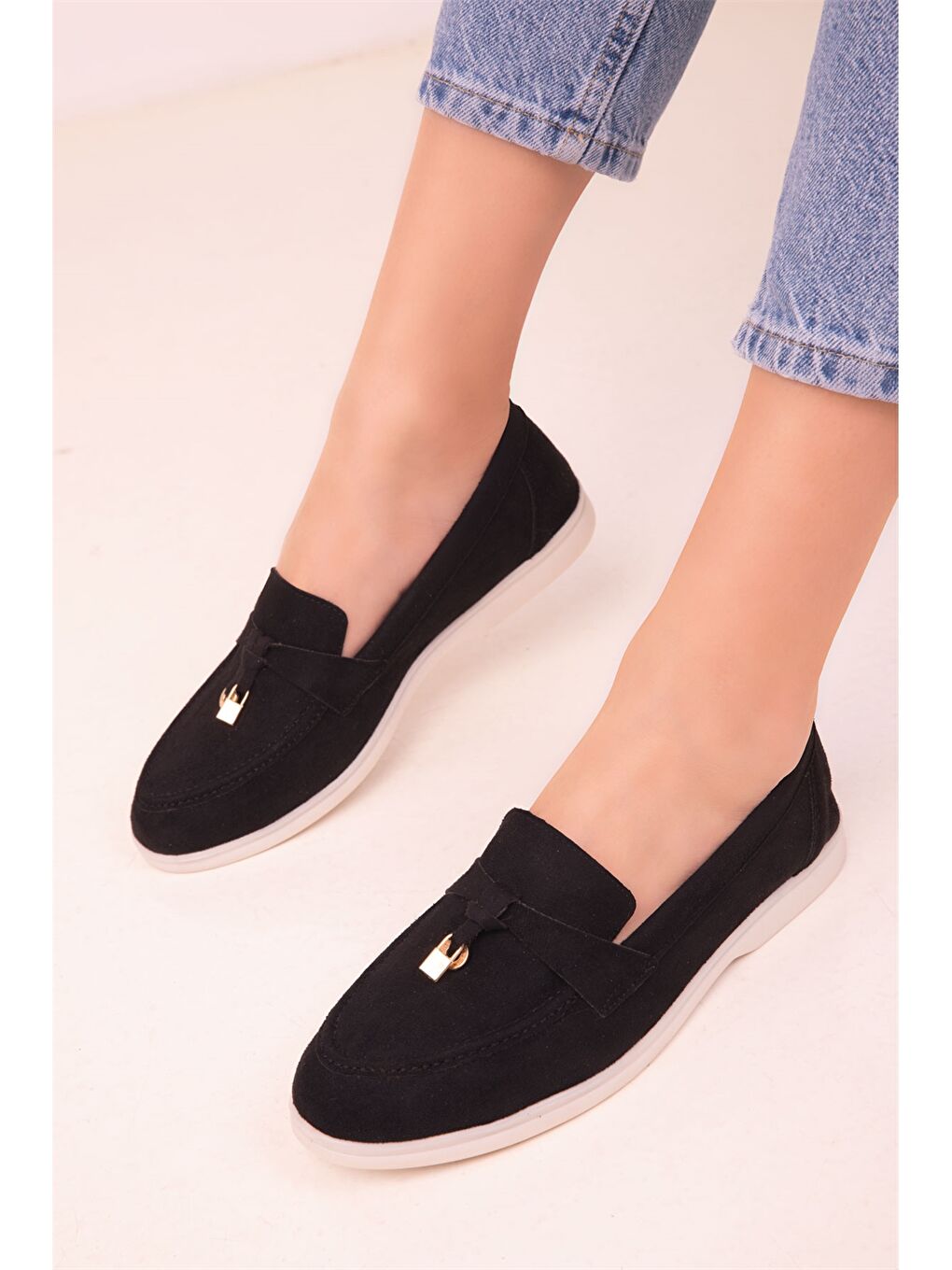 Siyah Süet Görünümlü Kadın Babet-2