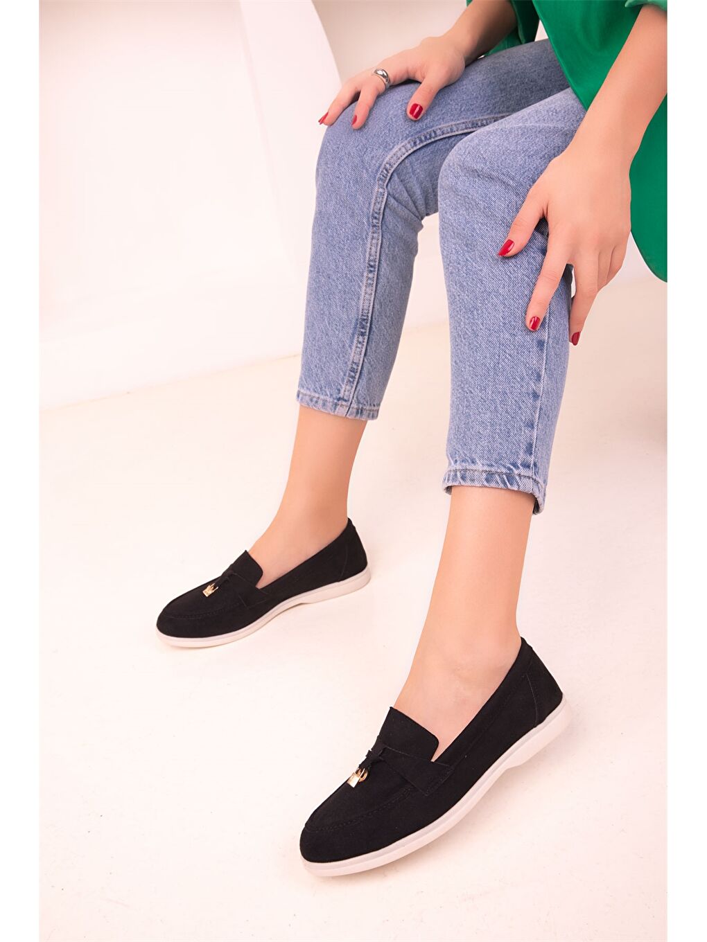 Siyah Süet Görünümlü Kadın Babet-3