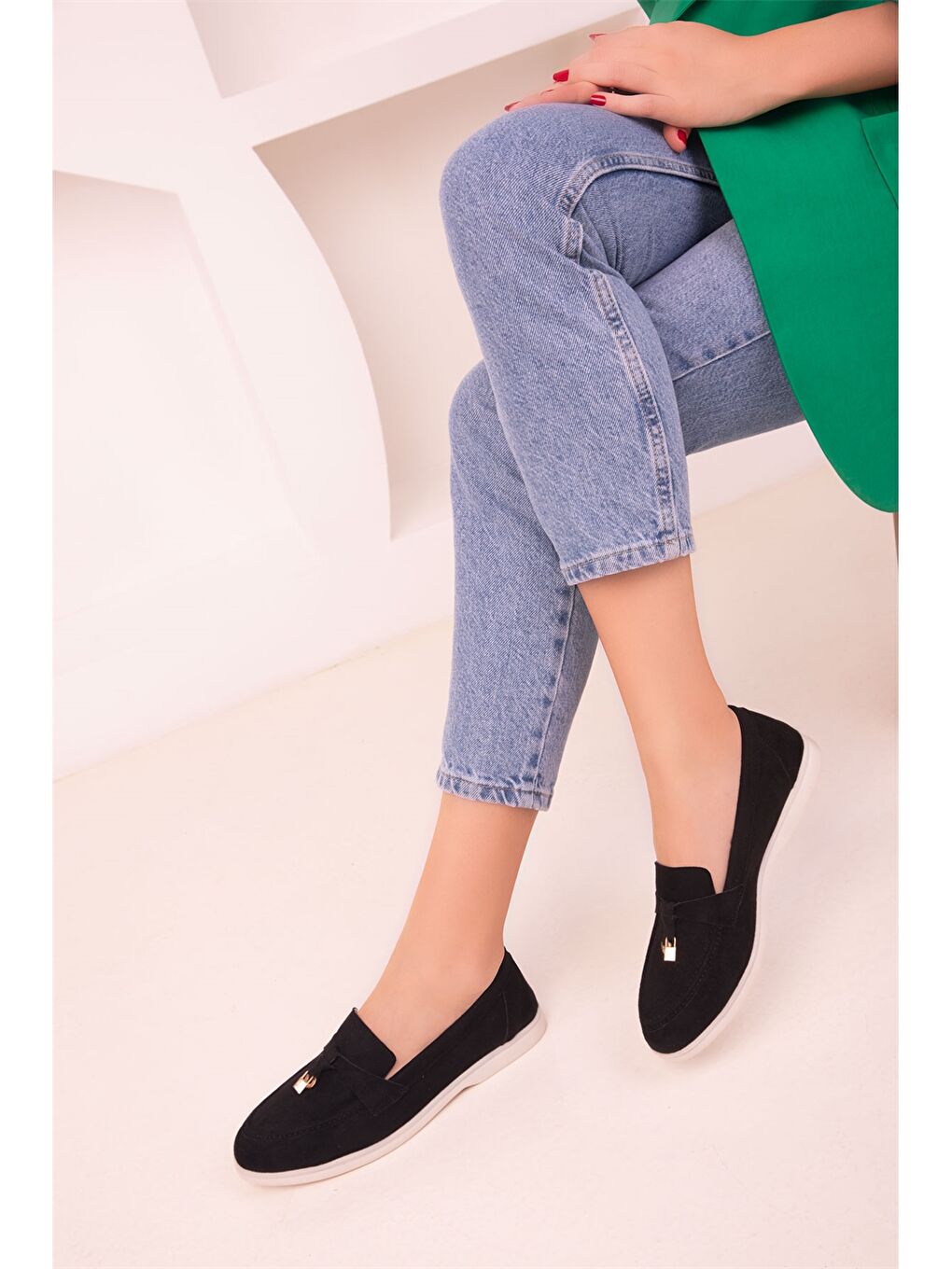 Siyah Süet Görünümlü Kadın Babet