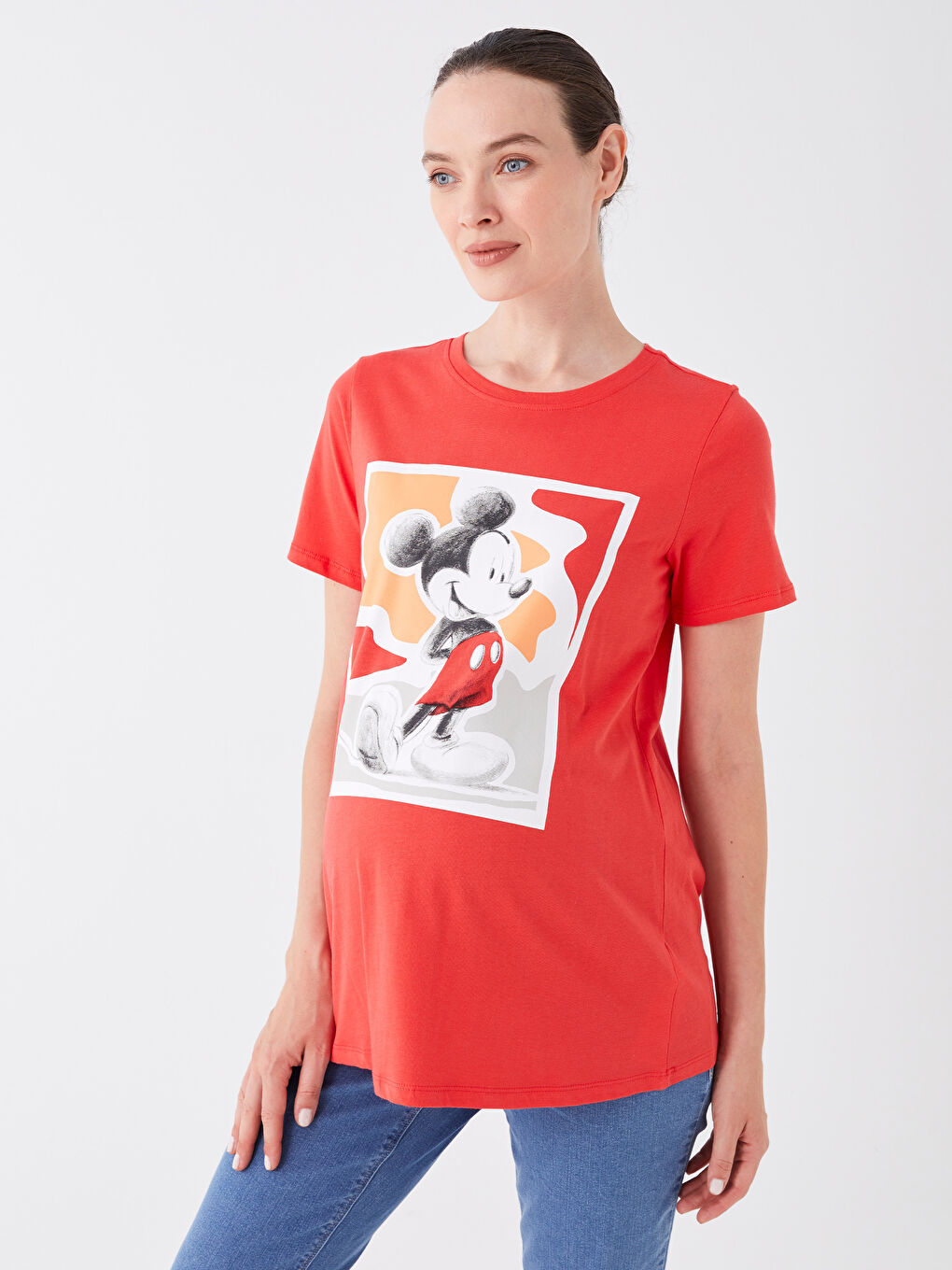 LCWAIKIKI Maternity Kirmizi Bisiklet Yaka Mickey Mouse Baskılı Kısa Kollu Hamile Tişört - 1