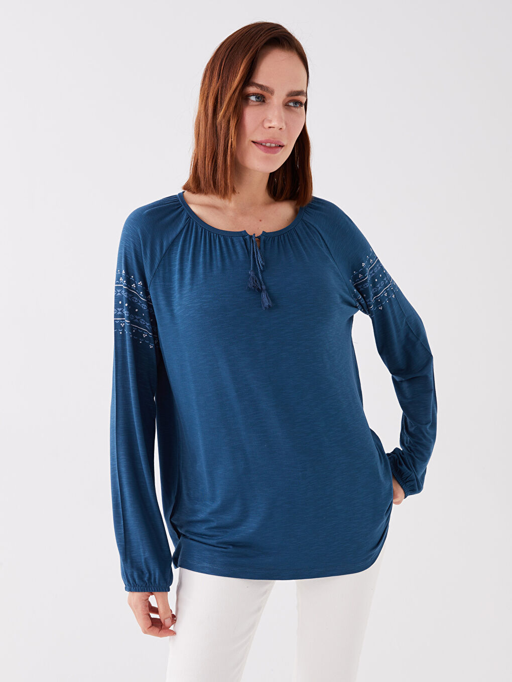 Mavi Bağlamalı Yaka Desenli Uzun Kollu Kadın Bluz