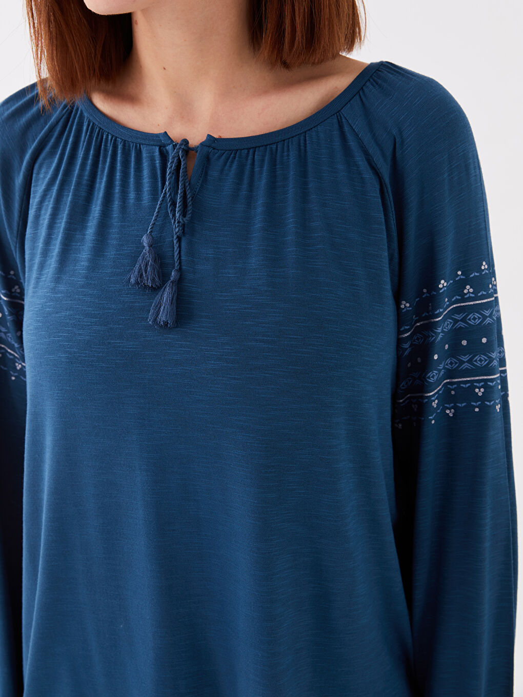 Mavi Bağlamalı Yaka Desenli Uzun Kollu Kadın Bluz-3