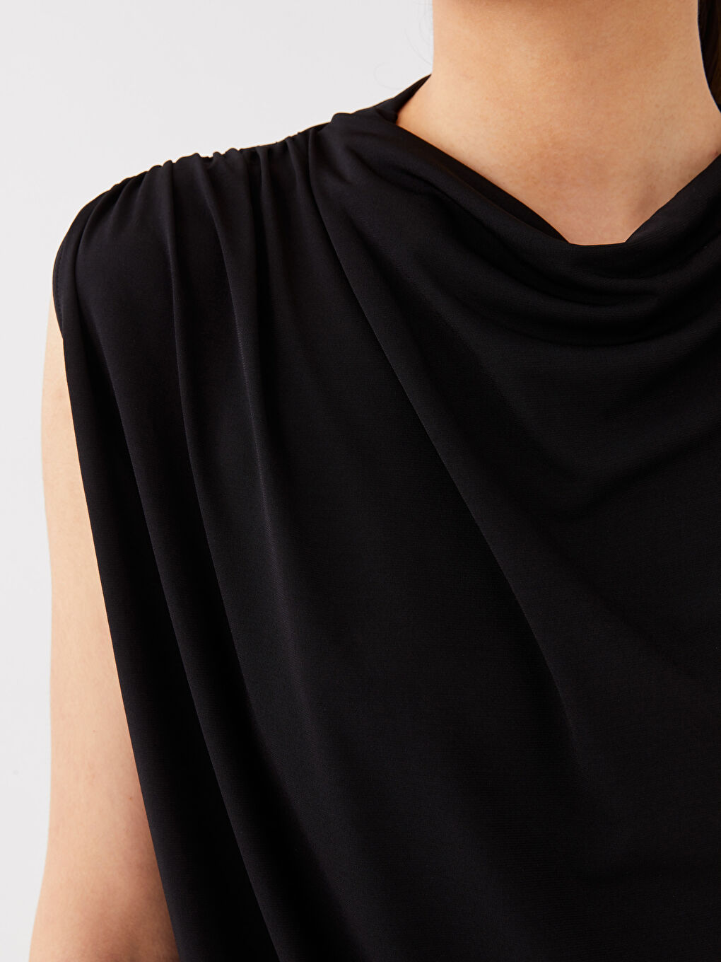 Flowy Collar Plain Ruffle Detailed Women's Blouse-3