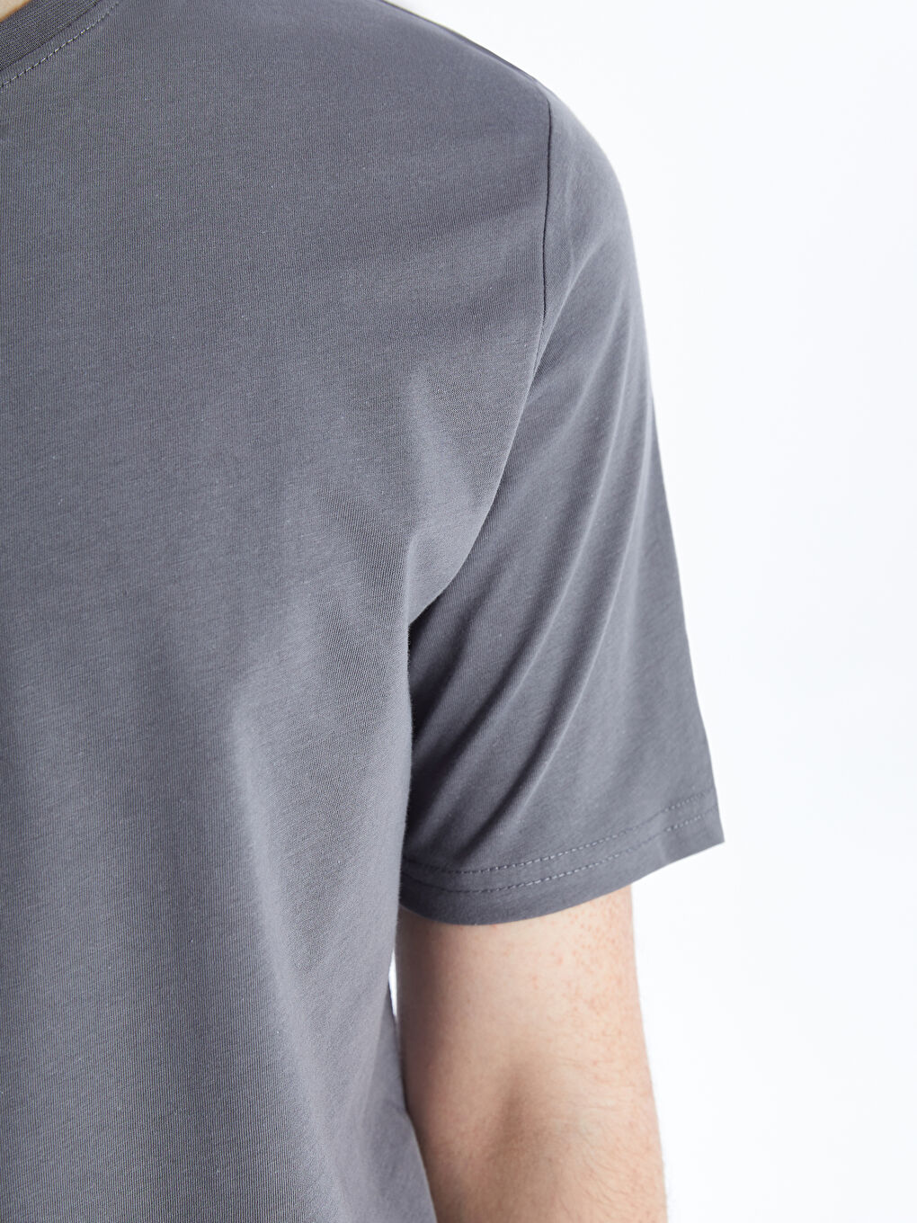 Gri Bisiklet Yaka Penye Erkek Tişört-3