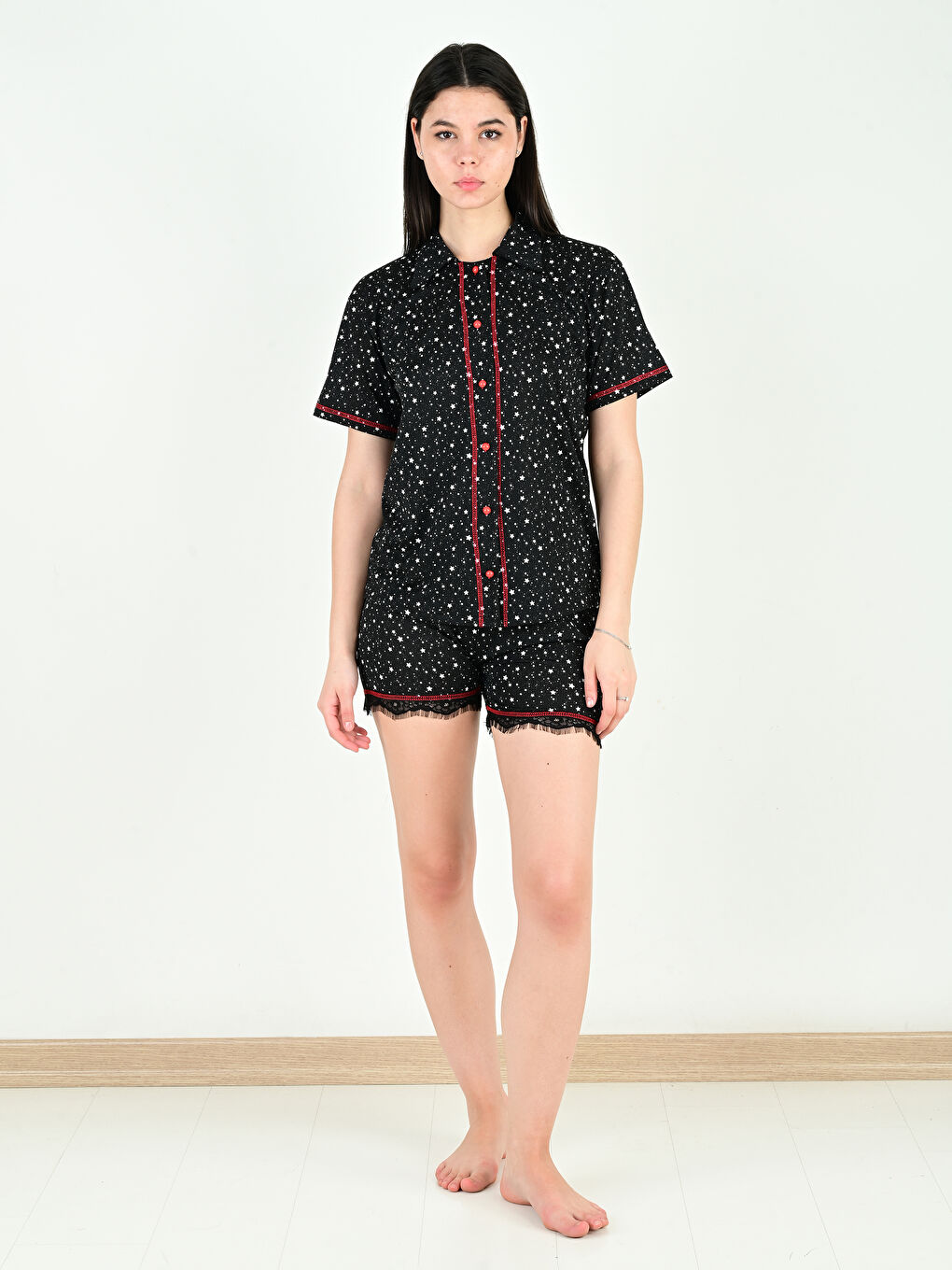 Siyah Gömlek Yaka Baskılı Kısa Kollu Şortlu Kadın Pijama Takımı