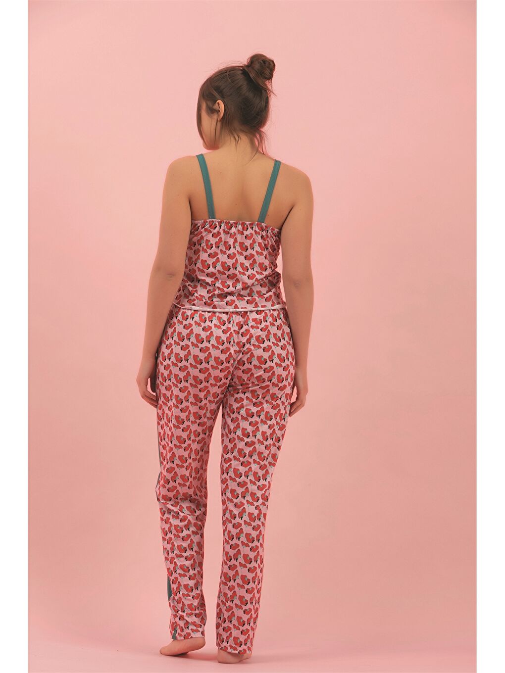 Kırmızı V Yaka Askılı Kadın Pijama Takımı-1