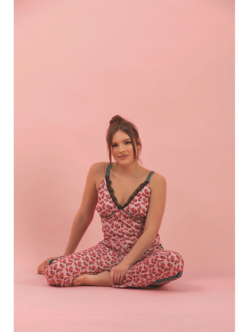 Kırmızı V Yaka Askılı Kadın Pijama Takımı-2