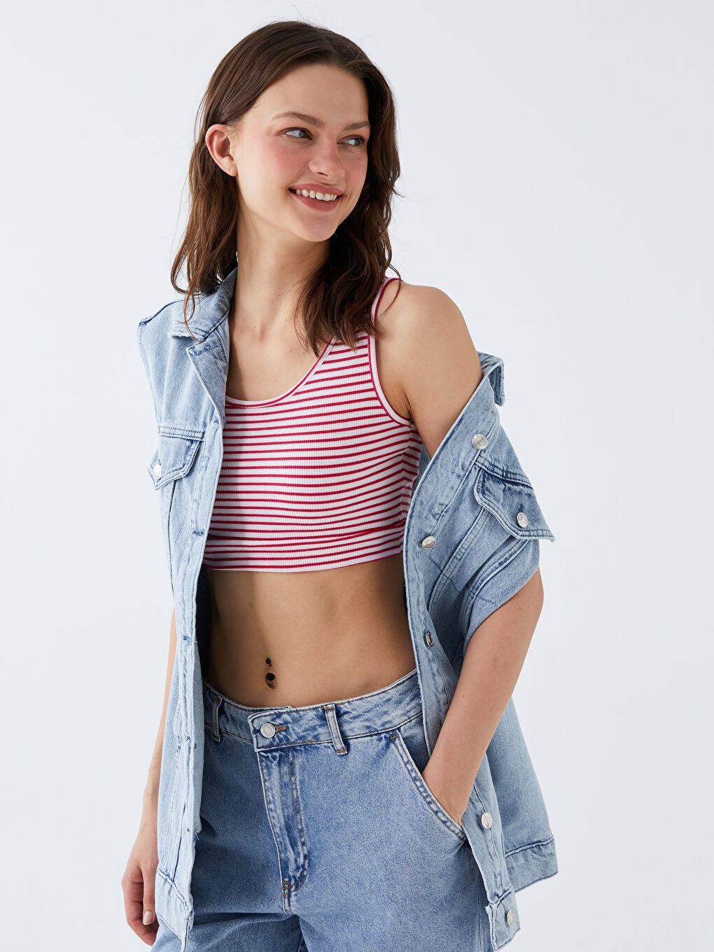 Kırmızı Bisiklet Yaka Askılı Kadın Crop Atlet-1