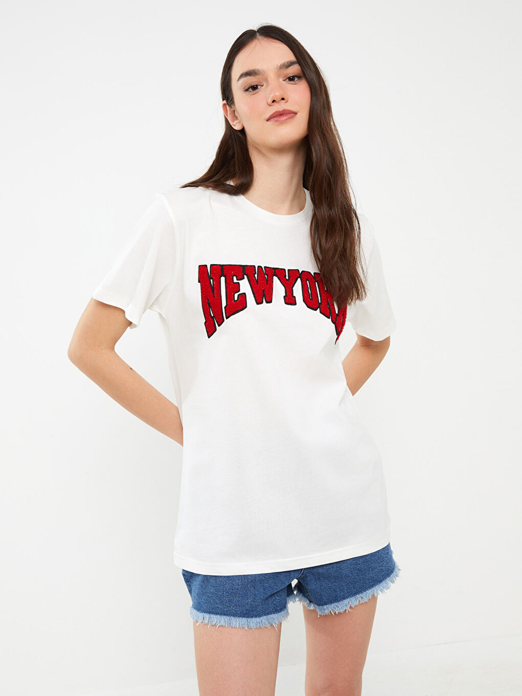 Ekru Bisiklet Yaka Kısa Kollu Kadın Tişört