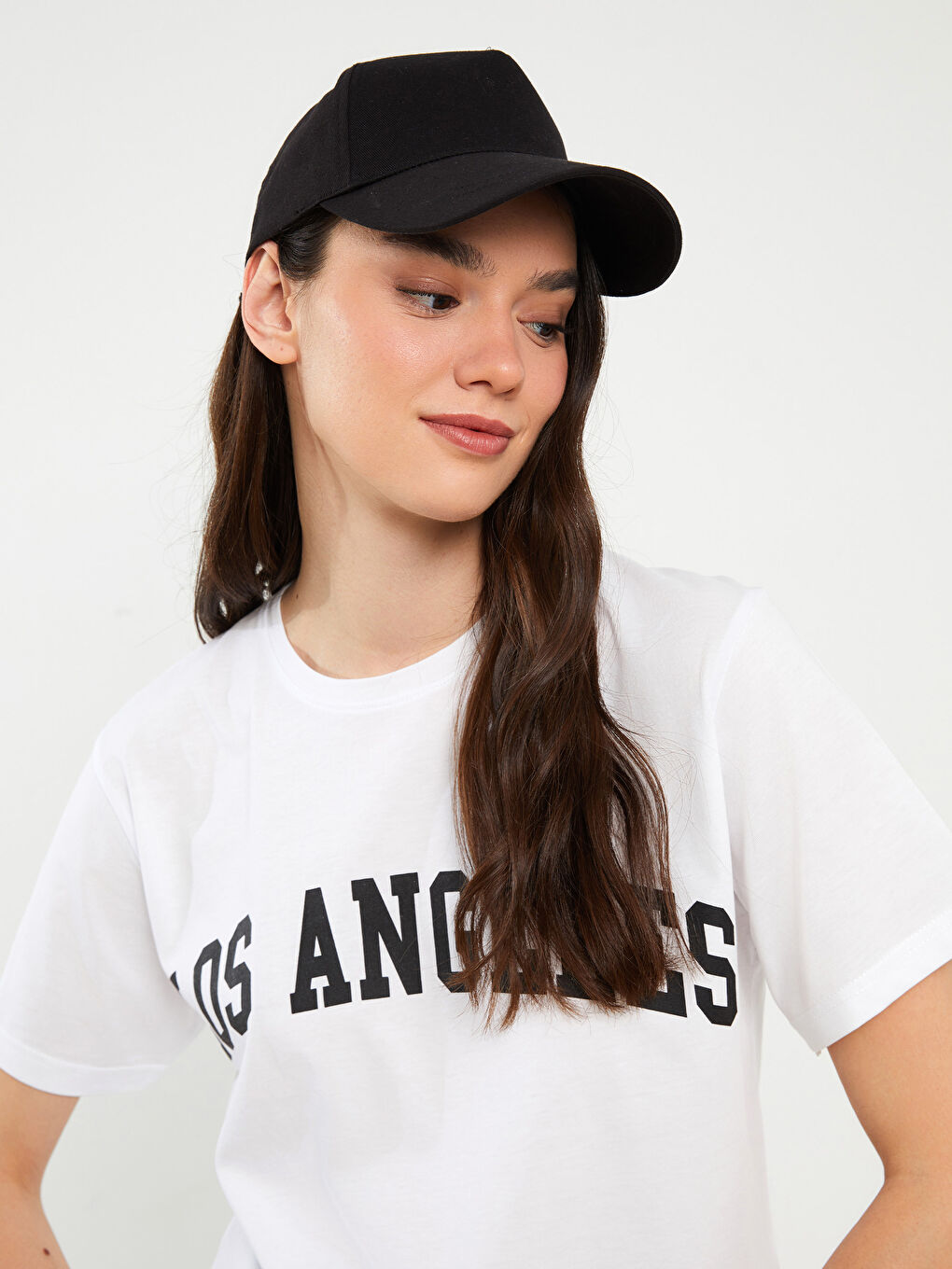 Beyaz Bisiklet Yaka Baskılı Kısa Kollu Kadın Tişört-1